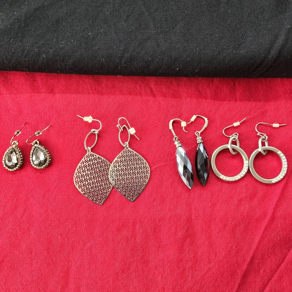 4 Sets Earrings in Silver, Black, Rhinestones